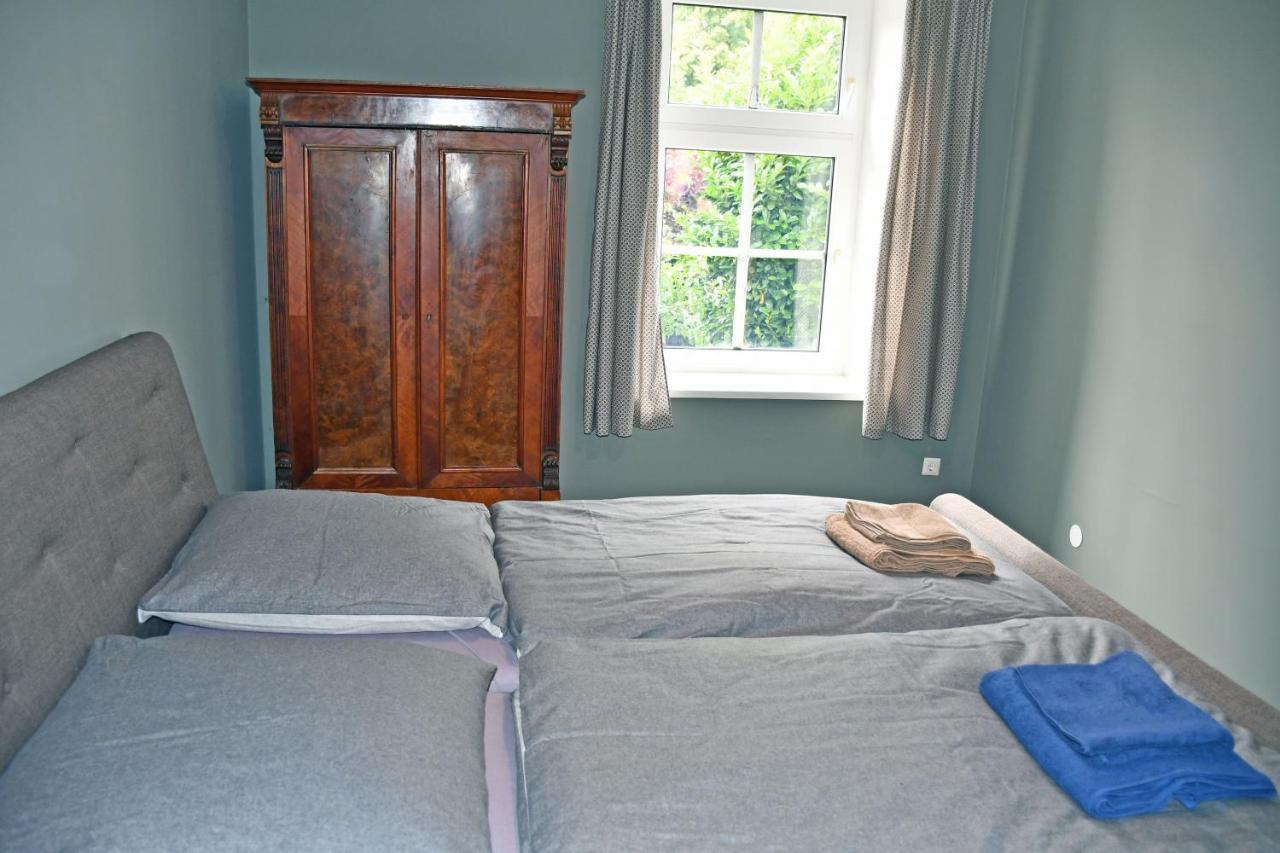 Ferienwohnungen Im Gutshaus Gnies エクステリア 写真