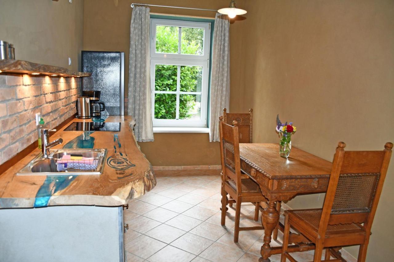 Ferienwohnungen Im Gutshaus Gnies エクステリア 写真