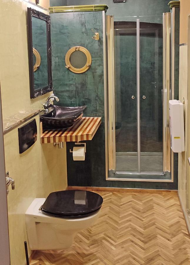 Ferienwohnungen Im Gutshaus Gnies エクステリア 写真