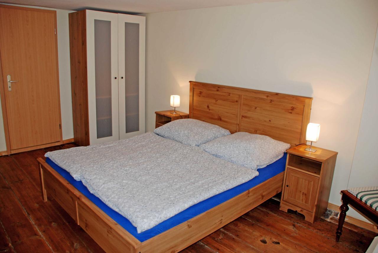 Ferienwohnungen Im Gutshaus Gnies エクステリア 写真