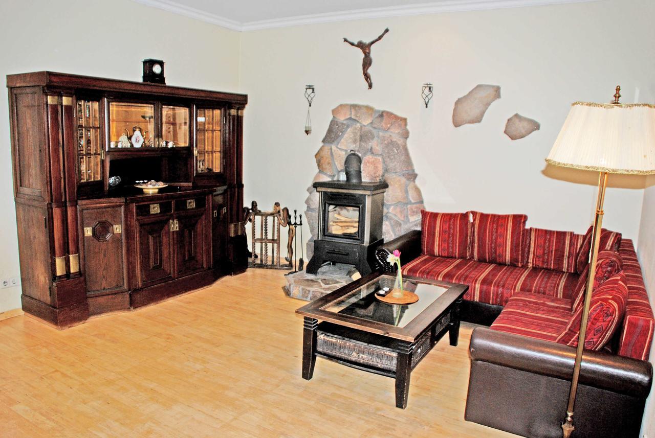 Ferienwohnungen Im Gutshaus Gnies エクステリア 写真