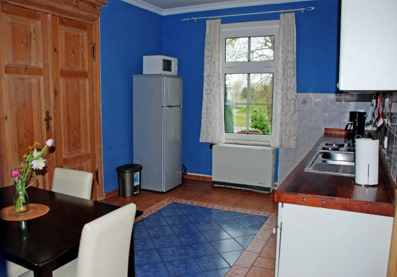 Ferienwohnungen Im Gutshaus Gnies エクステリア 写真