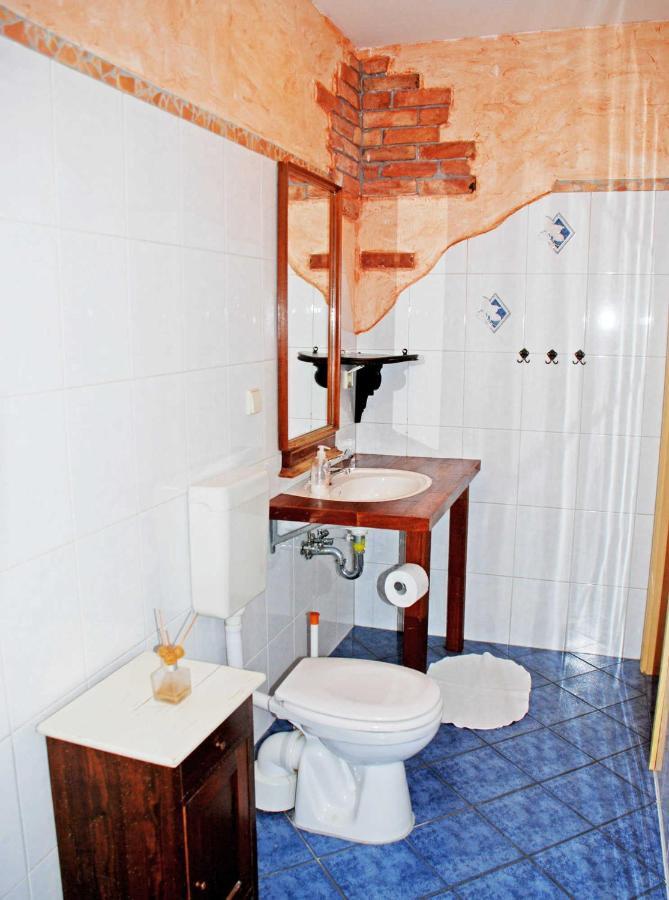 Ferienwohnungen Im Gutshaus Gnies エクステリア 写真