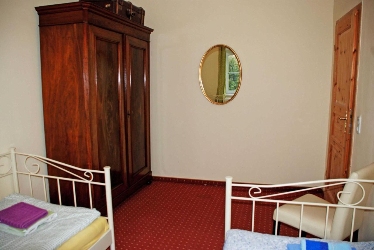 Ferienwohnungen Im Gutshaus Gnies エクステリア 写真