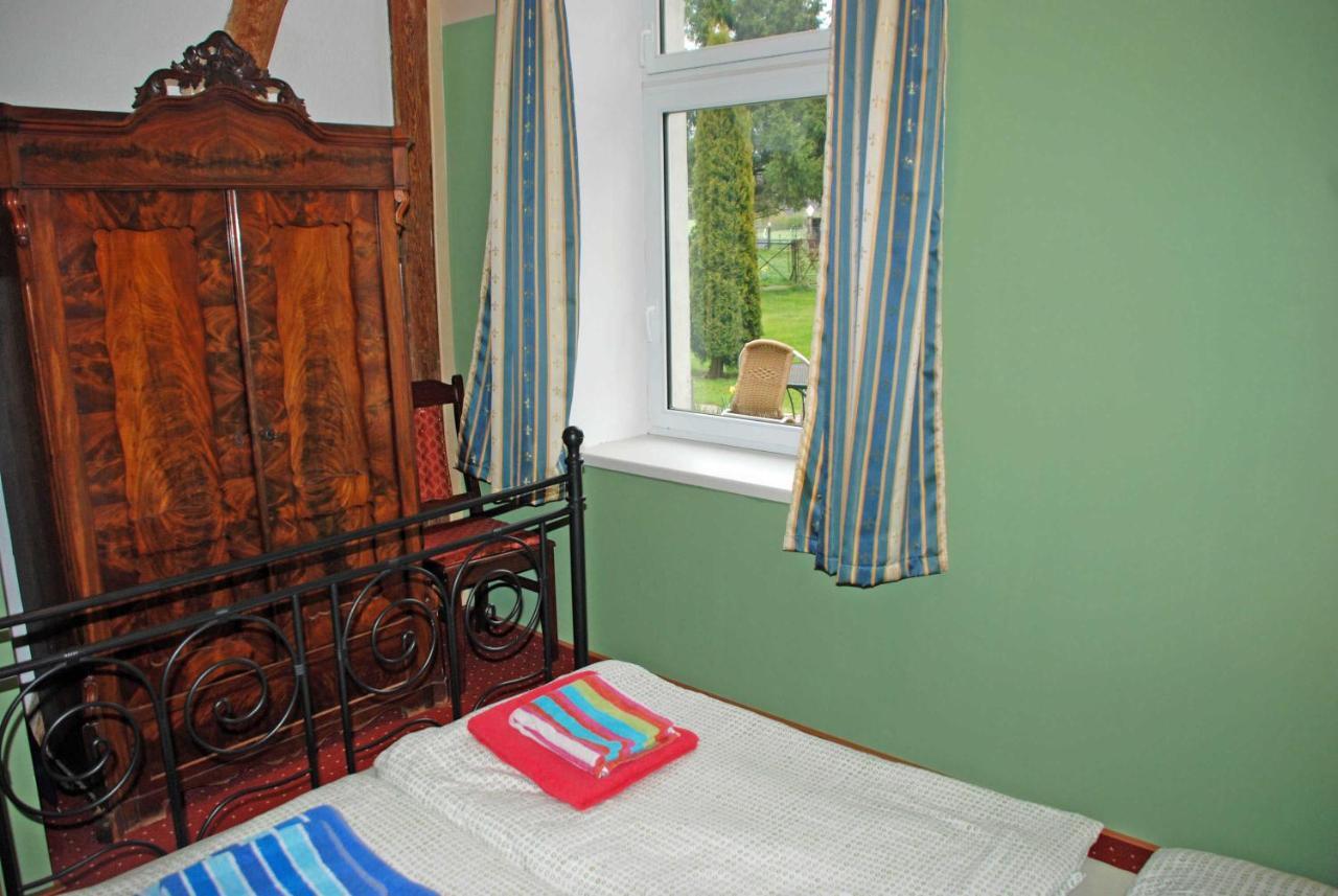 Ferienwohnungen Im Gutshaus Gnies エクステリア 写真